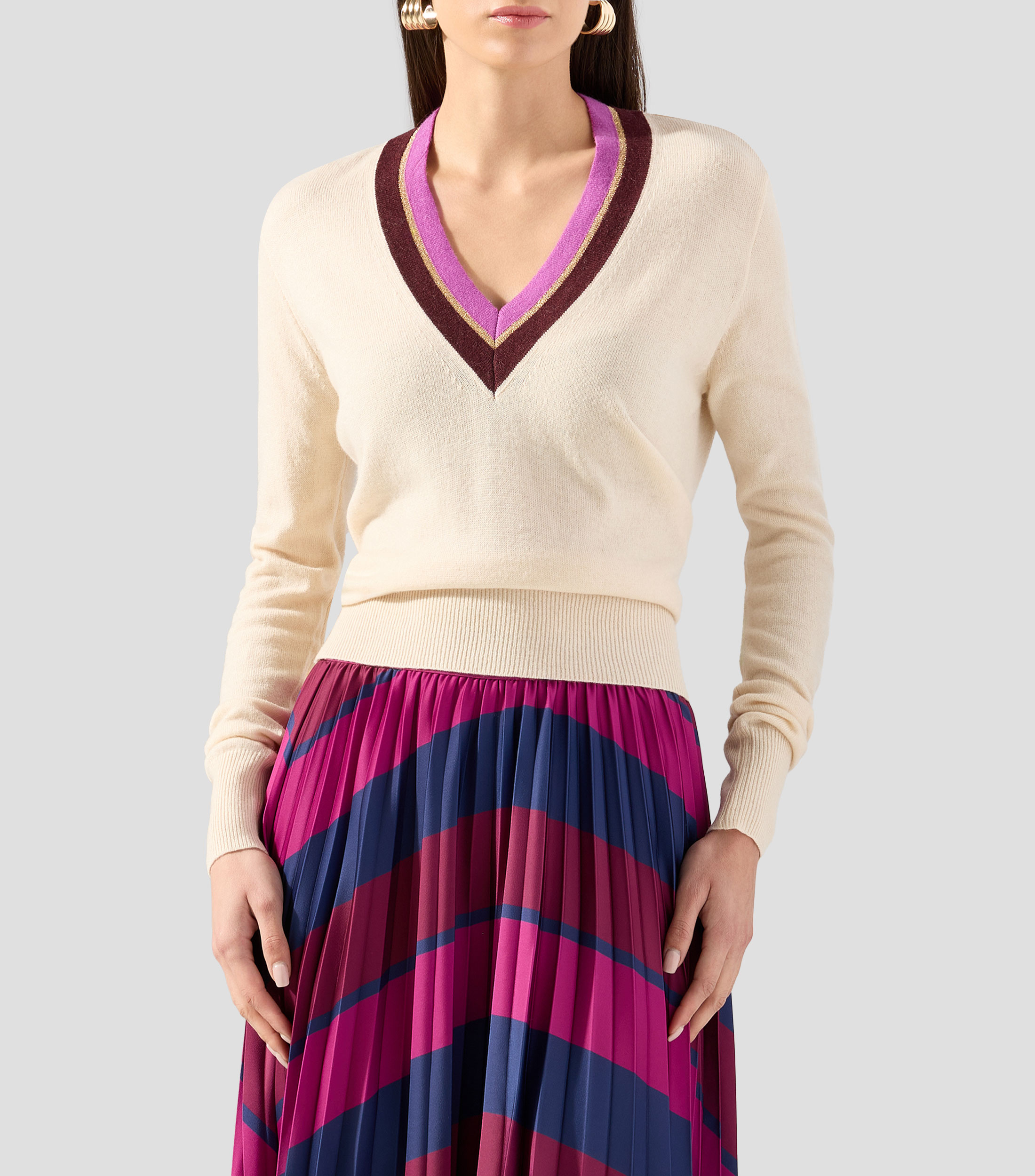 Suéter cuello V Mujer